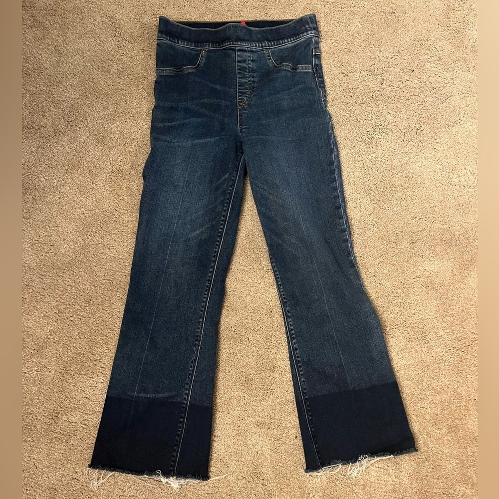 SPANX Women's Cropped Flare Denim Jeans Medium Wash S/P - Picture 2 of 3
